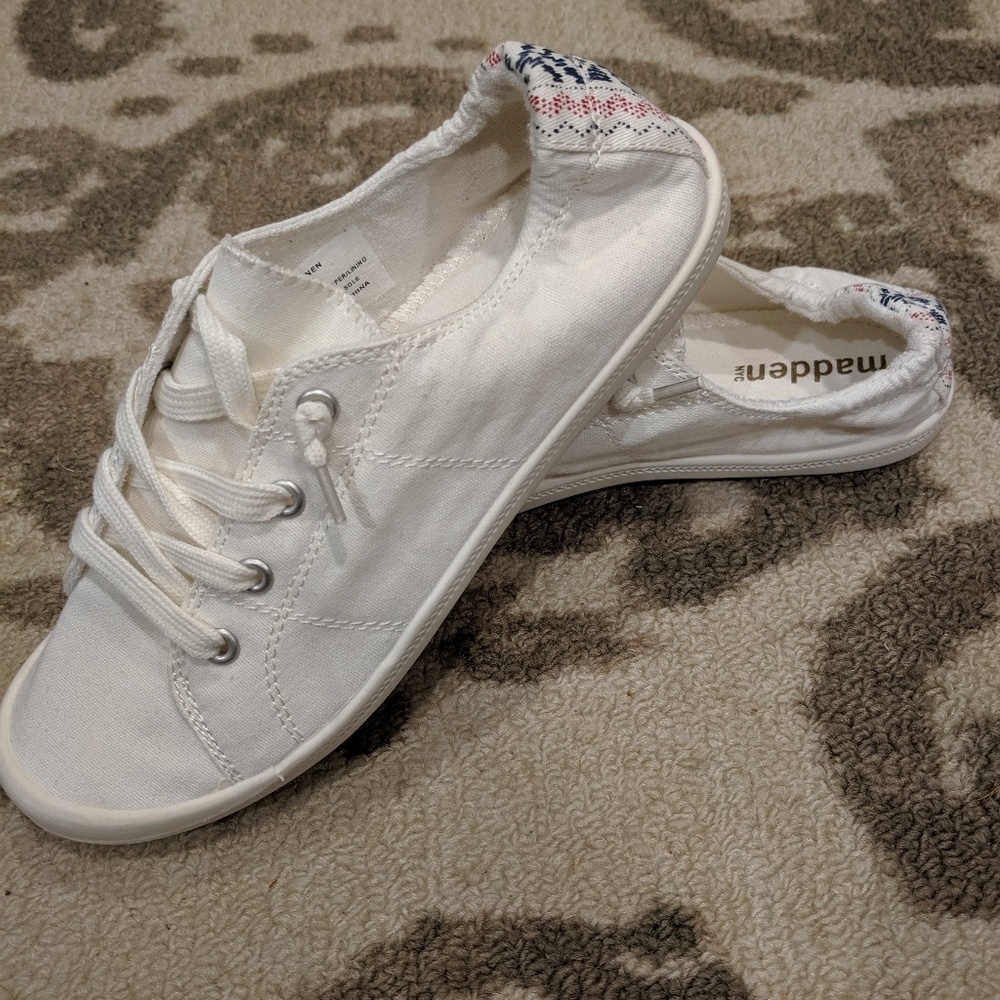 Cute no tie slip-on sneakers